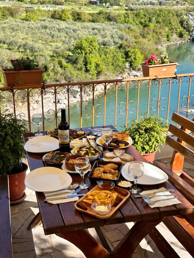 Hotel Kalaja Boks Екстериор снимка